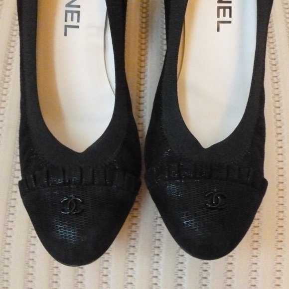 Chanel Black Metallic Suede Ruffle Toe Pumps - Picture 4 of 12